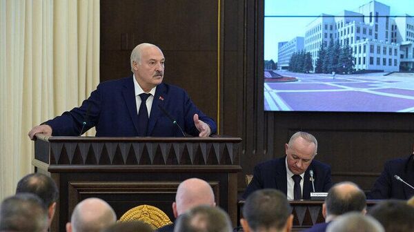 Президент Беларуси Александр Лукашенко на совещании по отчету правительства о работе за 2025 год - Sputnik Беларусь