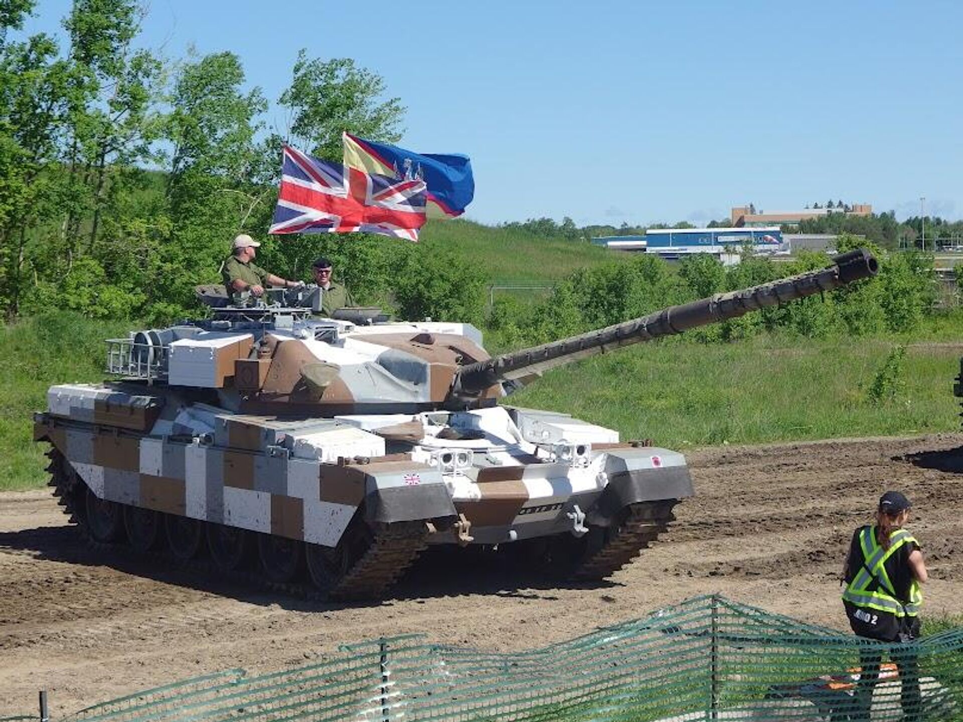 Чифтен — основной боевой танк Великобритании, состоявший на вооружении в 1960-х и 1970-х годах. - Sputnik Беларусь, 1920, 18.02.2026