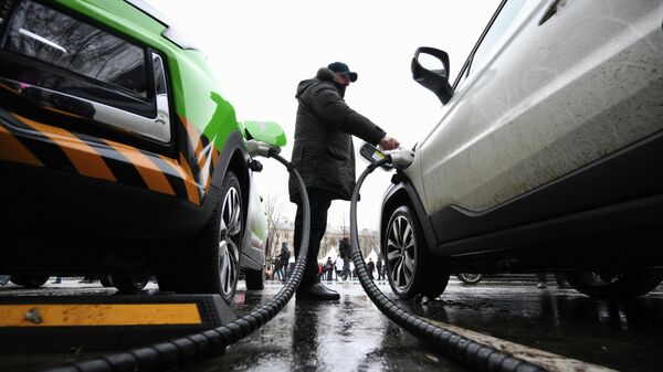 Заправка электромобиля - Sputnik Беларусь