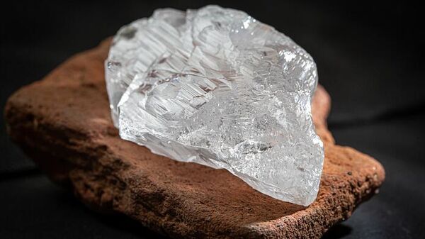 Алмаз весом более 228 карат добыли в Архангельской области - Sputnik Беларусь