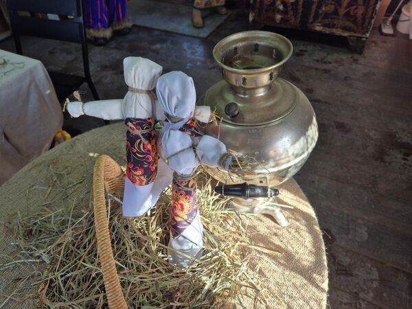 Блин-рекордсмен испекли в Барановичах на Масленицу  - Sputnik Беларусь