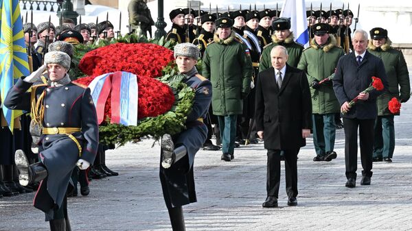 Президент Владимир Путин возложил цветы к Могиле Неизвестного Солдата - Sputnik Беларусь