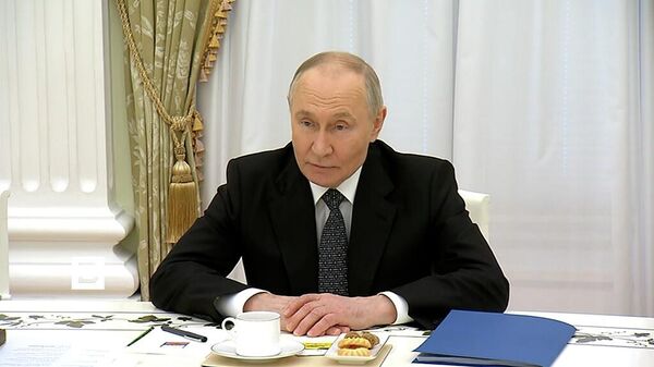 Пуцін сустрэўся ў Крамлі з удовамі загінулых байцоў спецназа – відэа - Sputnik Беларусь