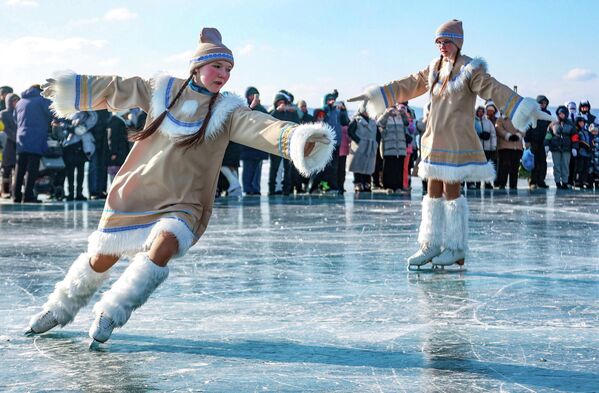 Фестиваль ледового искусства "Живи на Байкале" 2026 в поселке Листвянка. - Sputnik Беларусь