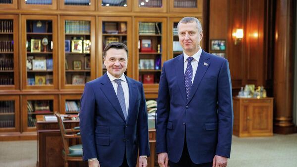 Губернатор Московской области Андрей Воробьев и глава Администрации президента Беларуси Дмитрий Крутой - Sputnik Беларусь