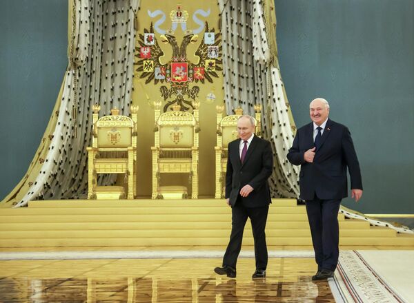 Прадстаўнікі СМІ адзначылі пазітыўны настрой прэзідэнтаў перад пачаткам пасяджэння Вышэйшага Дзяржаўнага Савета Саюзнай дзяржавы. - Sputnik Беларусь