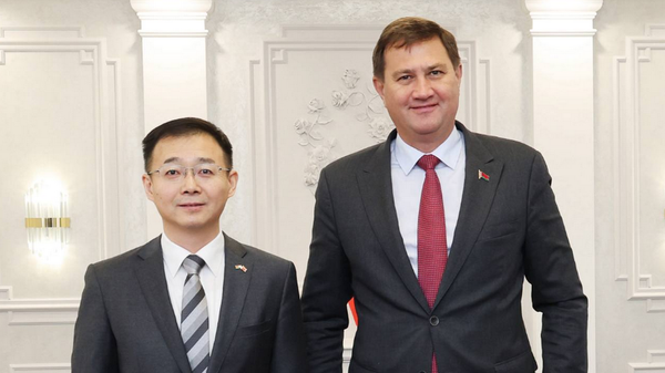 Министр иностранных дел Беларуси Максим Рыженков встретился с Чрезвычайным и Полномочным послом КНР в Беларуси Чжан Вэньчуанем - Sputnik Беларусь