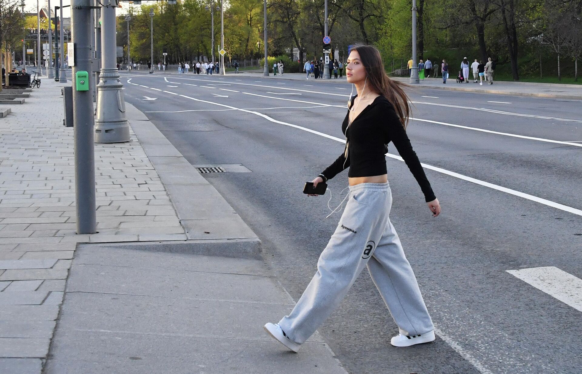 Талию на штанах можно немного опустить - Sputnik Беларусь, 1920, 27.02.2026