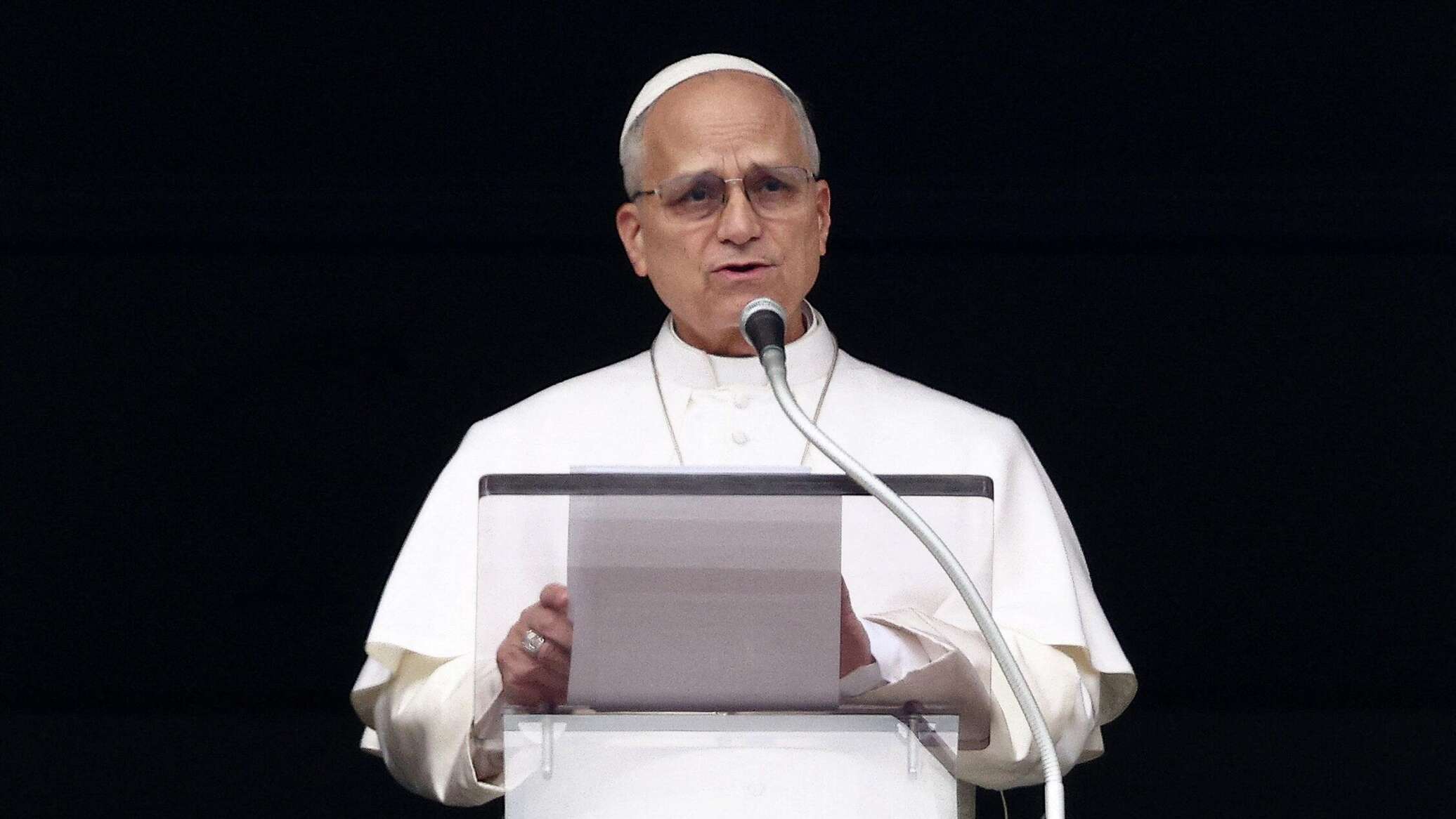 Папа Римский призвал остановить насилие в Иране Папа Римский призвал остановить насилие в Иране