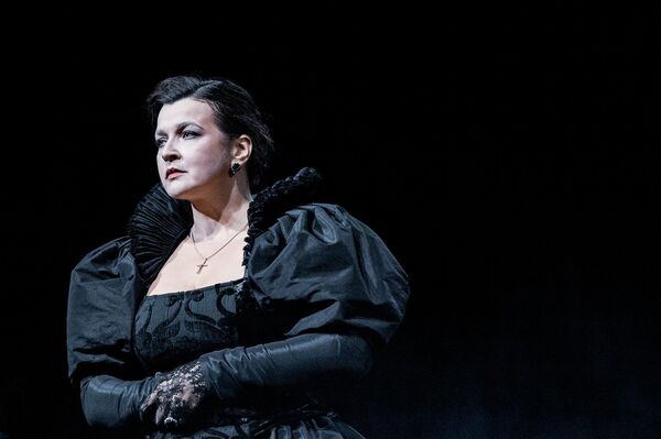 Вера Полякова-Макей в спектакле &quot;Макбет&quot; на сцене Театра юного зрителя - Sputnik Беларусь