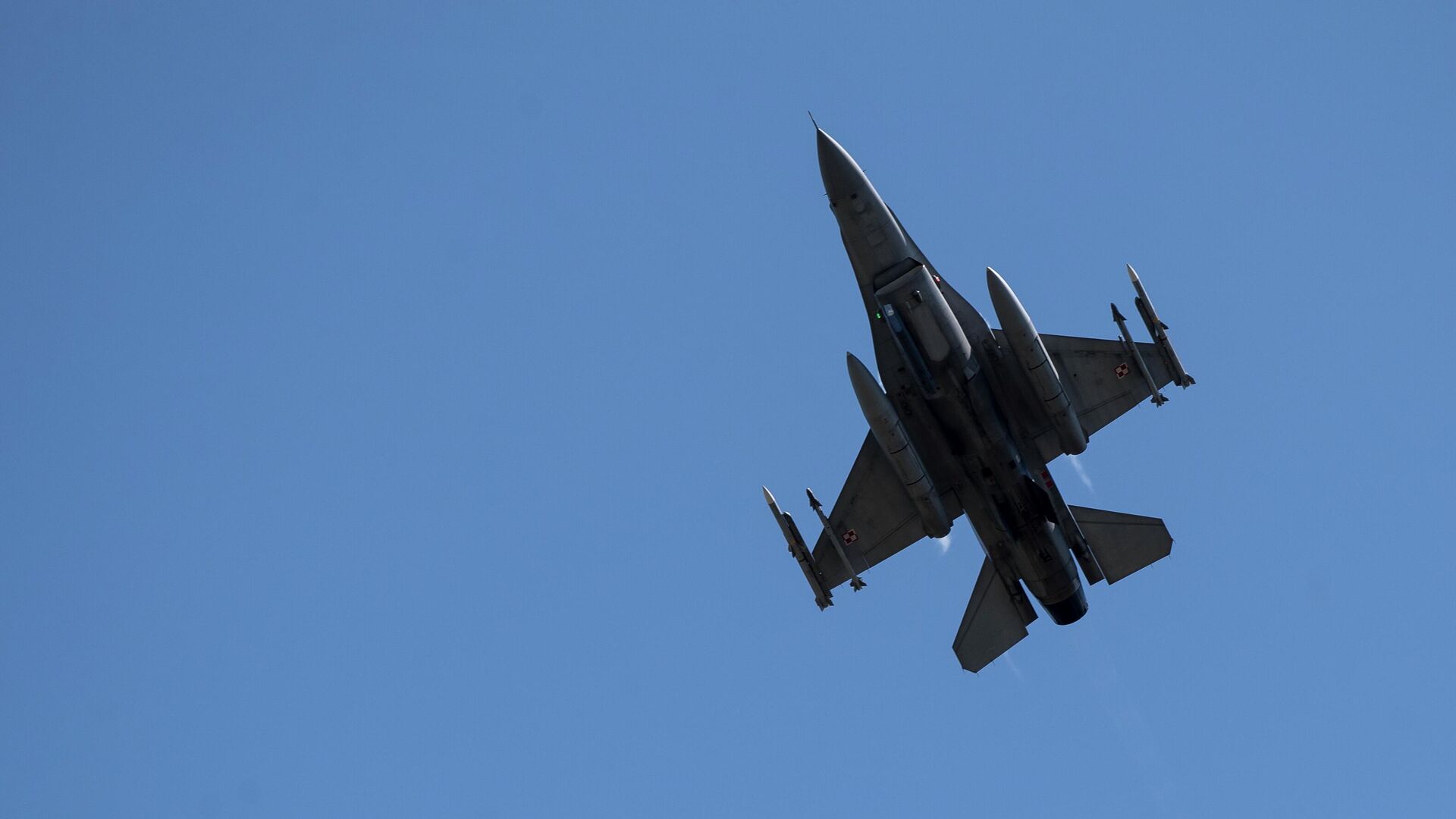 Польша вводит ограничение воздушного движения у границ Беларуси и Украины