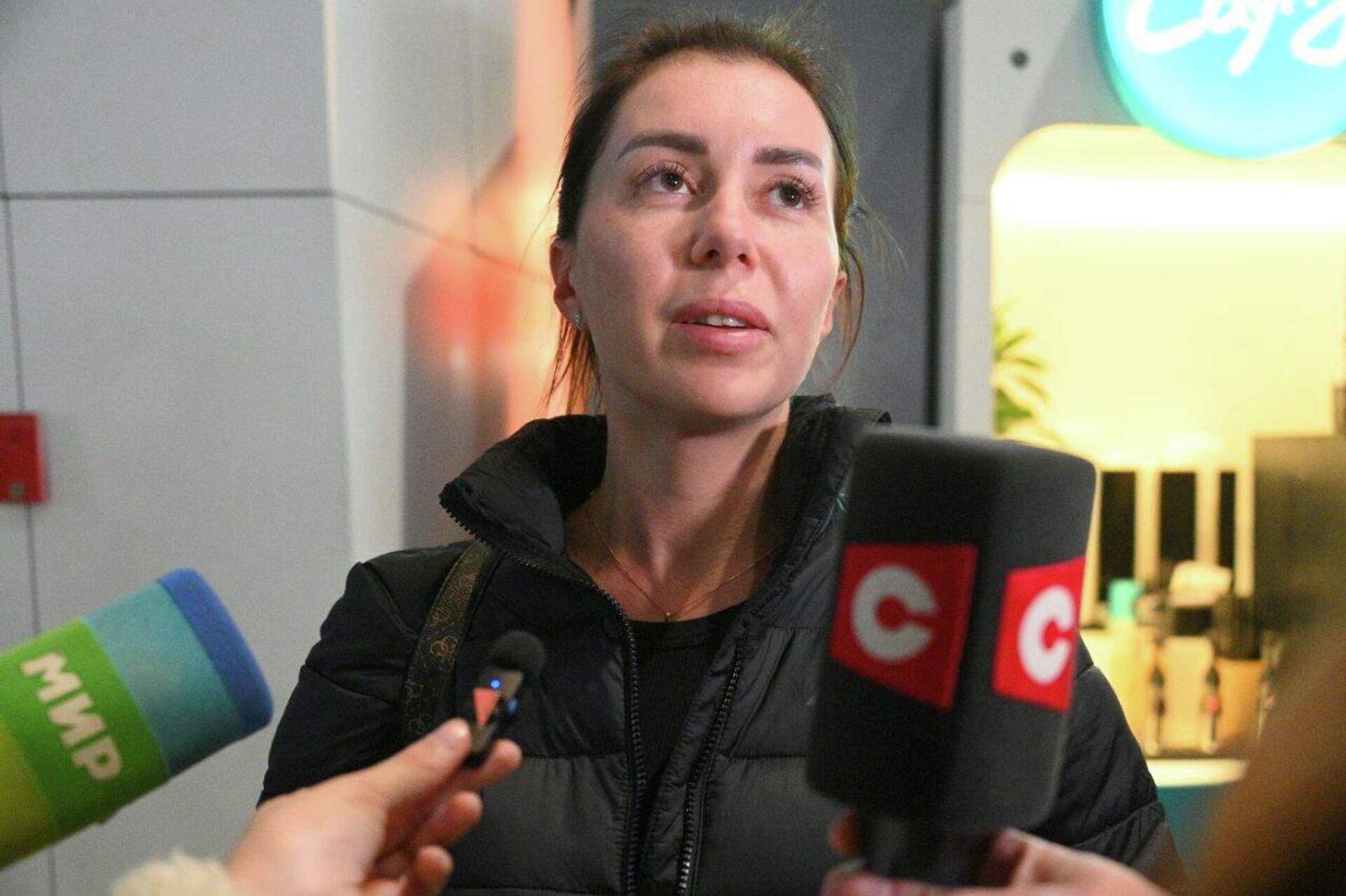 Пассажиры вывозного рейса Белавиа из Дубая - Sputnik Беларусь, 1920, 04.03.2026