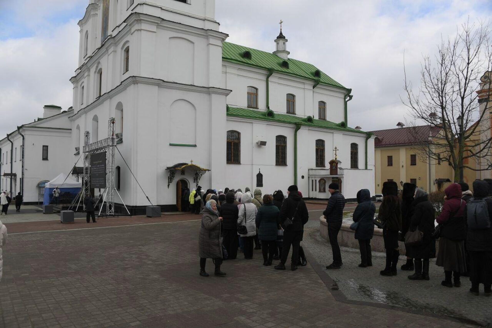 Очередь из прихожан