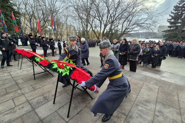 Память погибших при исполнении долга сотрудников милиции почтили в Минске - Sputnik Беларусь