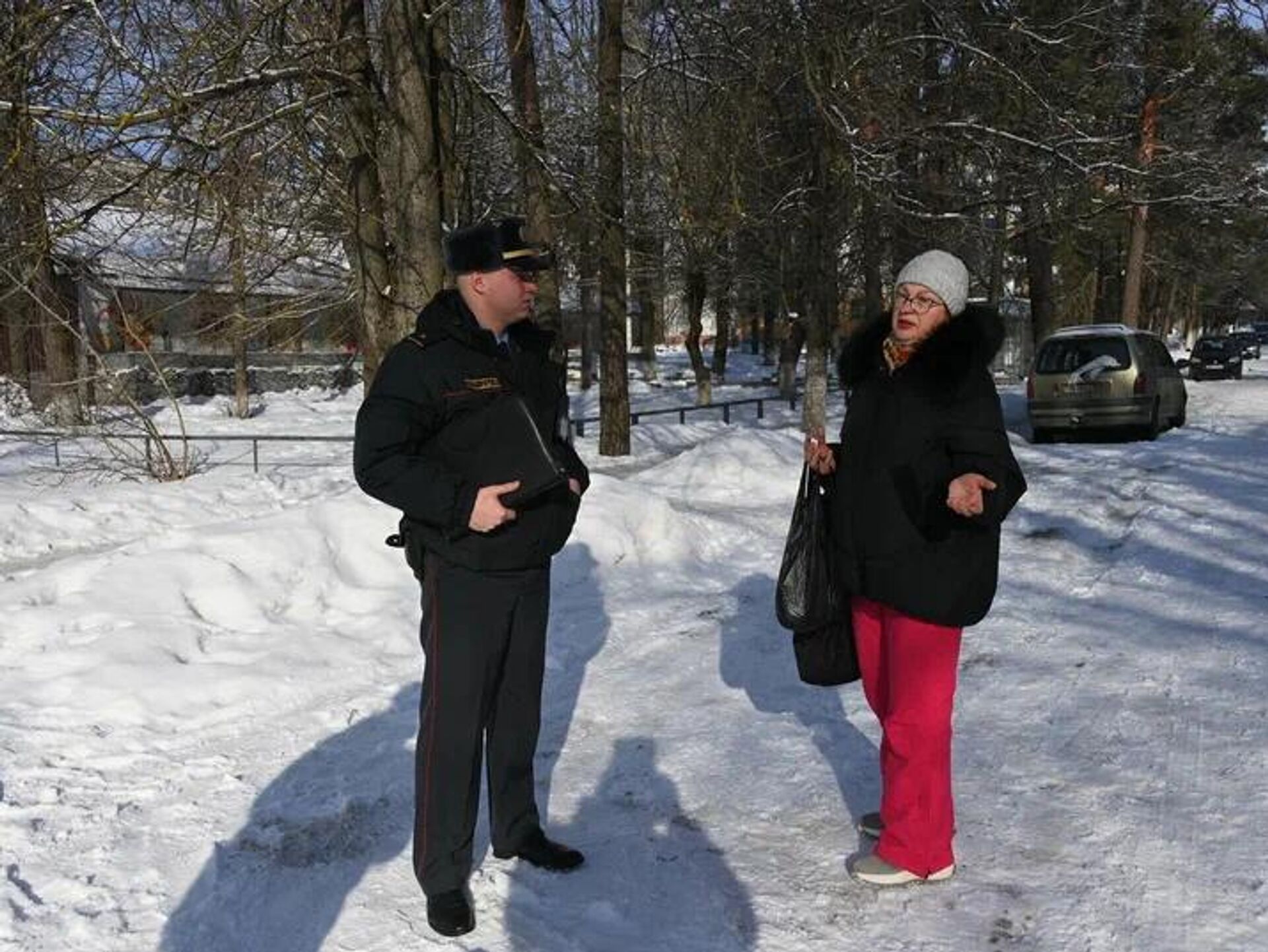 Местные жители обращаются к участковому с разными проблемами и вопросами