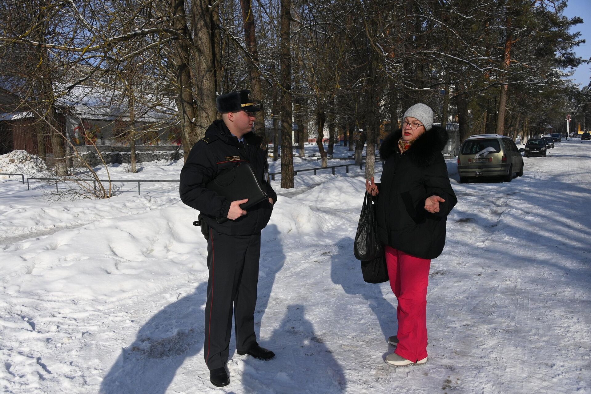 Местные жители обращаются к участковому с разными проблемами и вопросами