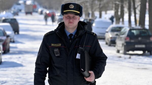 Участковый инспектор милиции Борисовского РУВД Максим Овсяницкий - Sputnik Беларусь