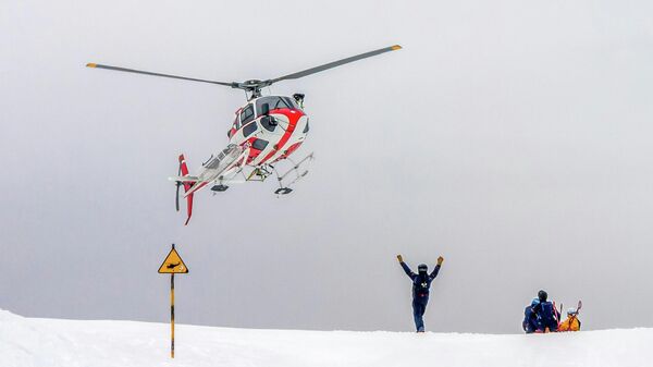 Спасательный вертолет в горах - Sputnik Беларусь