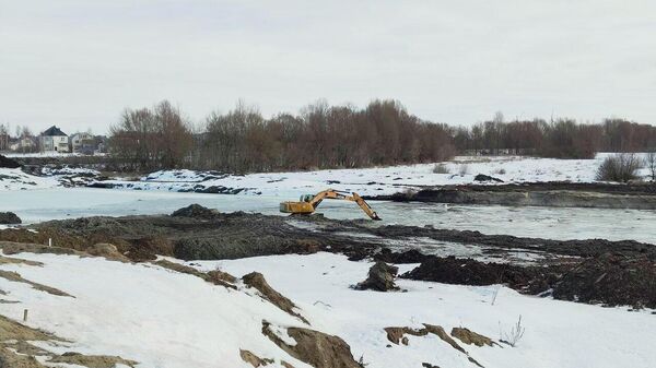 Строительство дамбы возле деревни Севруки Гомельского района - Sputnik Беларусь