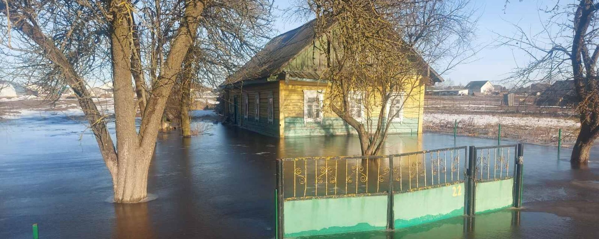 Падтоплены паводкай дом - Sputnik Беларусь, 1920, 06.03.2026