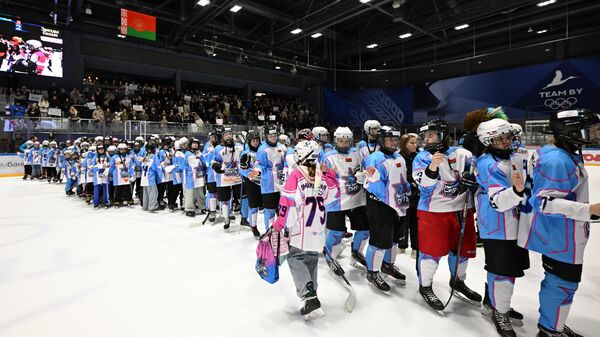Всемирный женский хоккейный матч в Минске собрал рекордное число участниц - Sputnik Беларусь