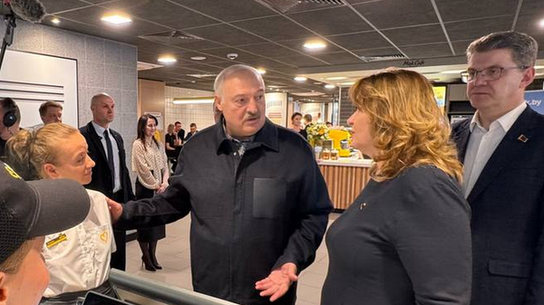 Президент Беларуси Александр Лукашенко приехал в Мак.бай - Sputnik Беларусь