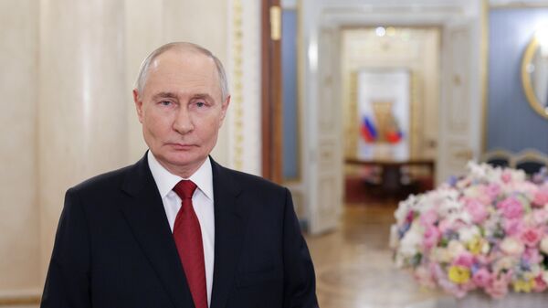 Президент Владимир Путин поздравил женщин России с Международным женским днём - Sputnik Беларусь