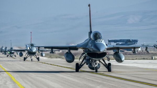 Истребители F-16 турецких ВВС - Sputnik Беларусь