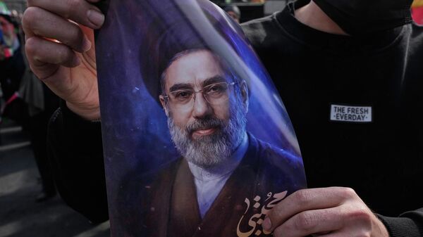 Постер с Моджтабой Хаменеи - Sputnik Беларусь