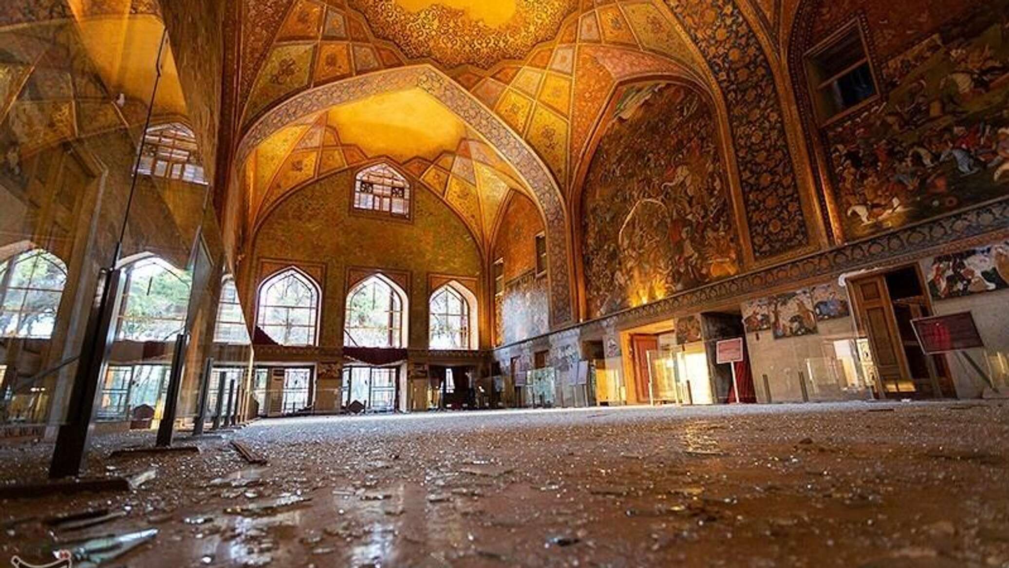 Объекты ЮНЕСКО, больницы и дома в руинах: последствия ударов по Ирану (фото)