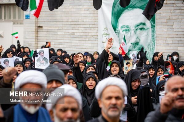 Жители Казвина заявили о поддержке нового лидера Исламской революции аятоллы Сейеда Моджтабы Хаменеи, Иран  - Sputnik Беларусь