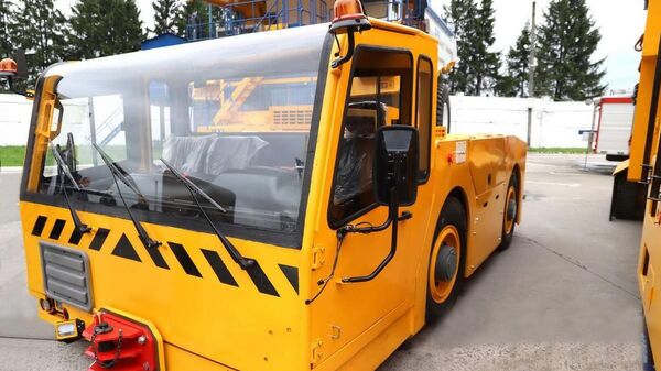 Аэродромный тягач БЕЛАЗ - Sputnik Беларусь