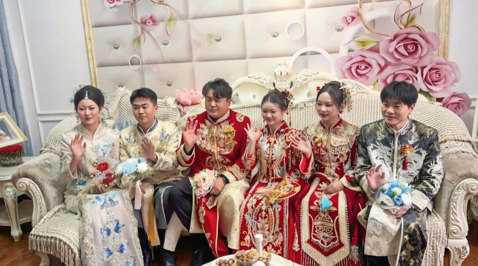 Свадьба братьев-тройняшек в Китае - Sputnik Беларусь, 1920, 11.03.2026