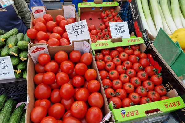 Овощи на Комаровском рынке - Sputnik Беларусь