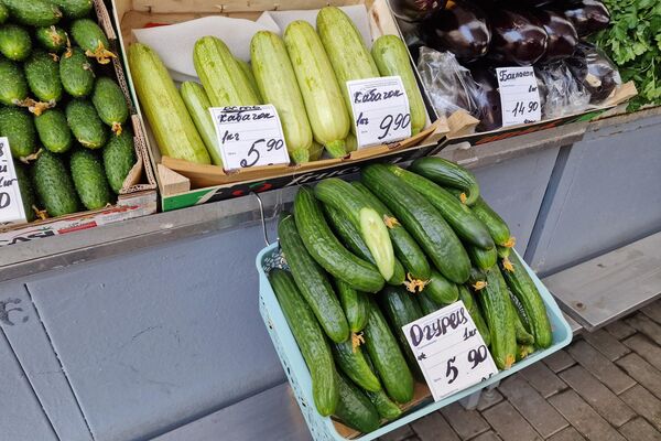 Овощи на Комаровском рынке - Sputnik Беларусь