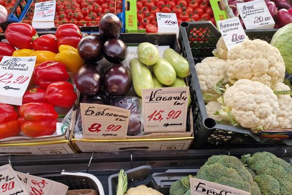 Овощи на Комаровском рынке - Sputnik Беларусь