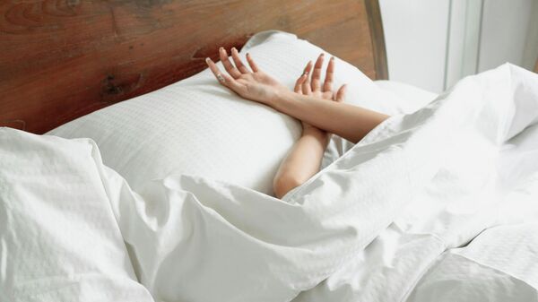 Врач рассказала, когда нужно ложиться спать, чтобы сбросить лишний вес