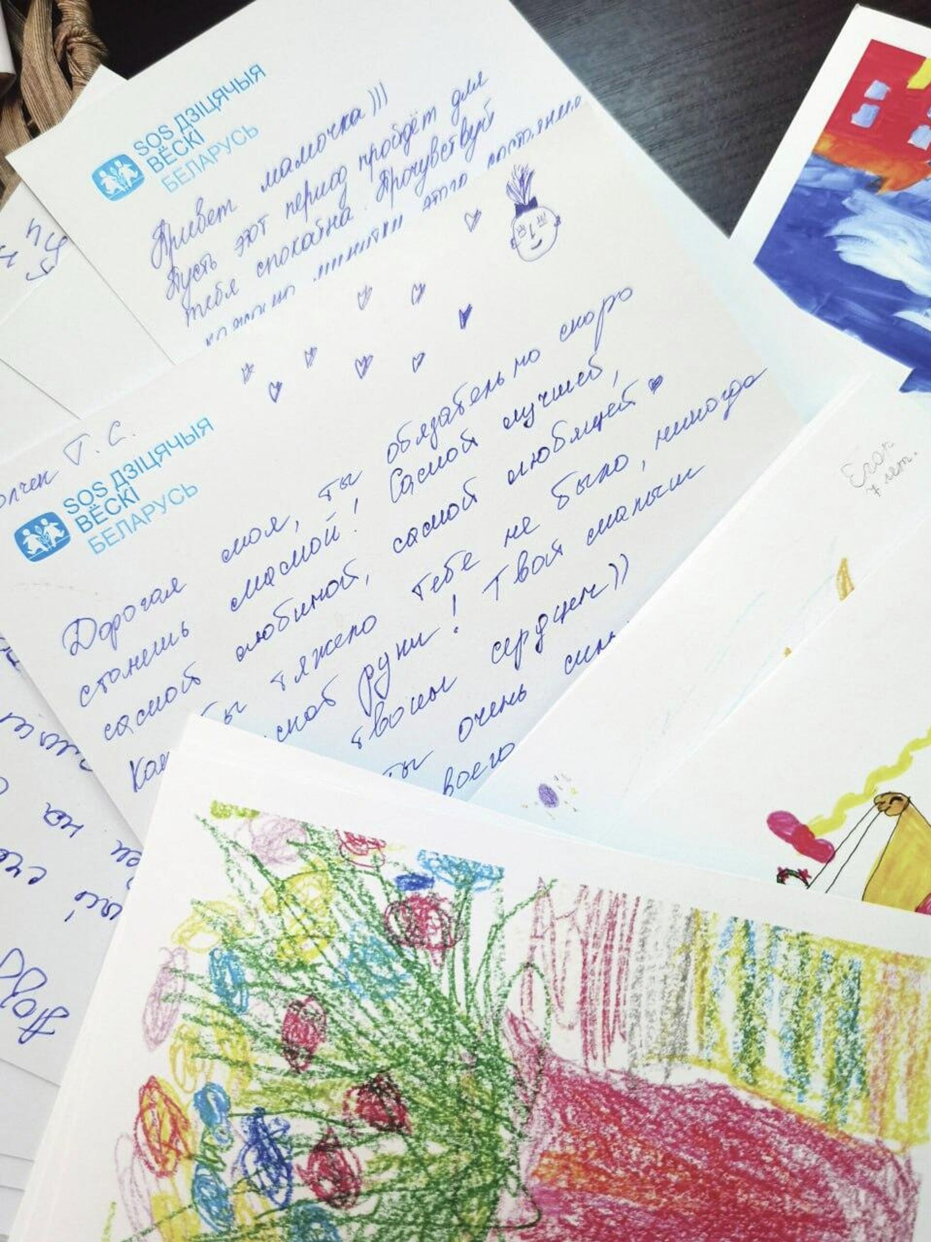 Беременные женщины оставляли душевные послания другим будущим мамочкам Беременные женщины оставляли душевные послания другим будущим мамочкам - Sputnik Беларусь, 1920, 12.03.2026