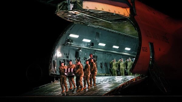 Погибших во время атак на Иран американских военных доставляют на родину - Sputnik Беларусь