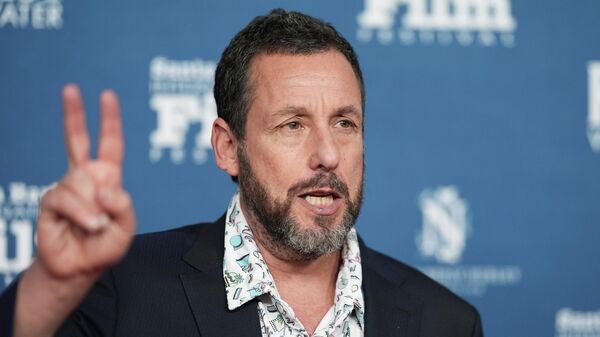 Адам Сэндлер - Sputnik Беларусь