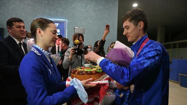 Беларускія паралімпійцы вярнуліся ў Мінск - Sputnik Беларусь