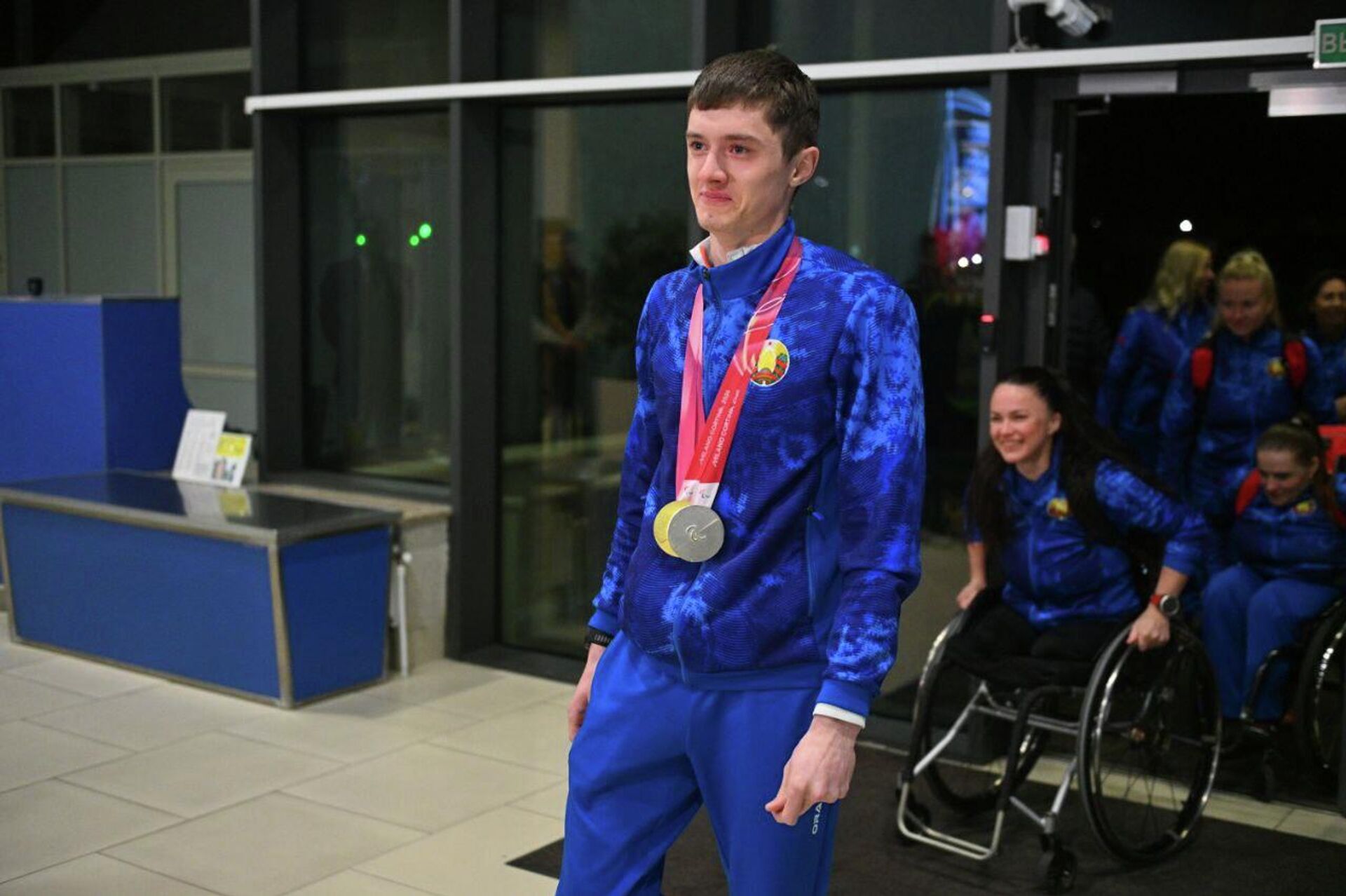 Белорусские паралимпийцы вернулись в Минск - Sputnik Беларусь, 1920, 17.03.2026