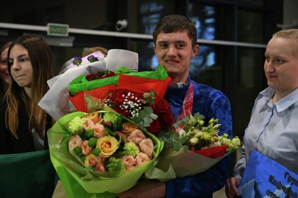 Фотофакт: белорусские паралимпийцы вернулись в Минск - Sputnik Беларусь