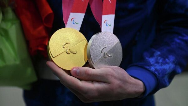 Фотофакт: белорусские паралимпийцы вернулись в Минск - Sputnik Беларусь