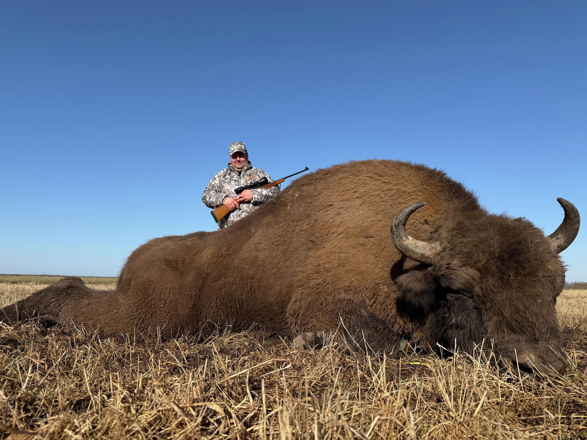 Сергей Макеенков с трофеем - Sputnik Беларусь, 1920, 18.03.2026