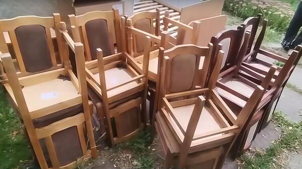Похищенные стулья - Sputnik Беларусь
