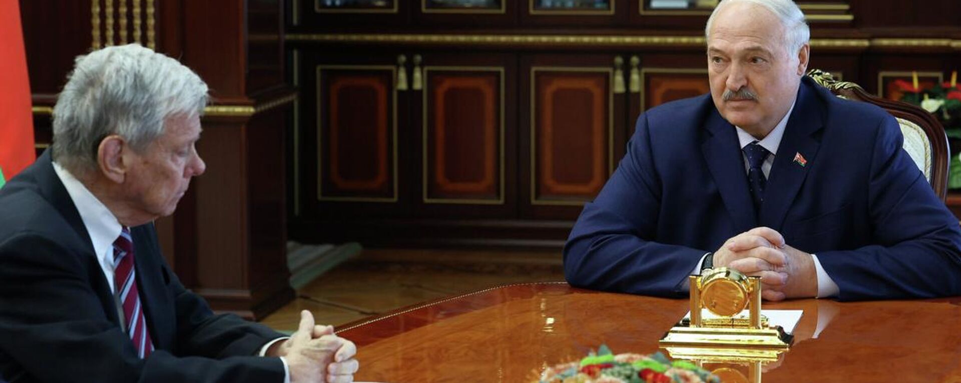 Прэзідэнт Беларусі Аляксандр Лукашэнка і спецпасланнік ЗША Джон Коўл - Sputnik Беларусь, 1920, 19.03.2026