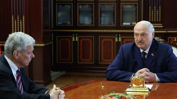 Прэзідэнт Беларусі Аляксандр Лукашэнка і спецпасланнік ЗША Джон Коўл - Sputnik Беларусь