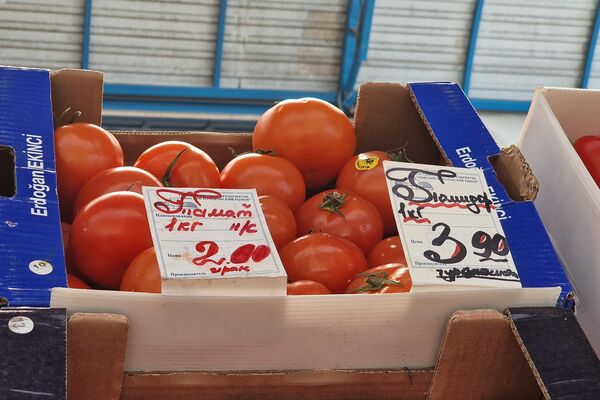 Овощи на Комаровском рынке - Sputnik Беларусь