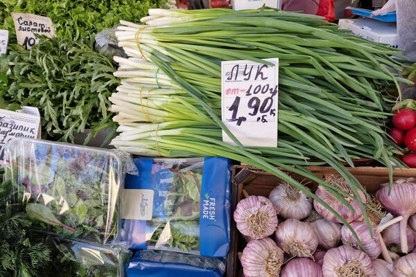 Овощи на Комаровском рынке - Sputnik Беларусь